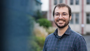 Thumbnail of person in the video.