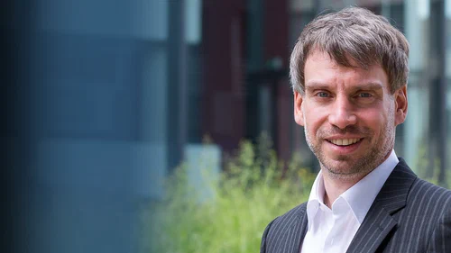 How Does Risk Perception Change over the Course of Communication Chains? Cover