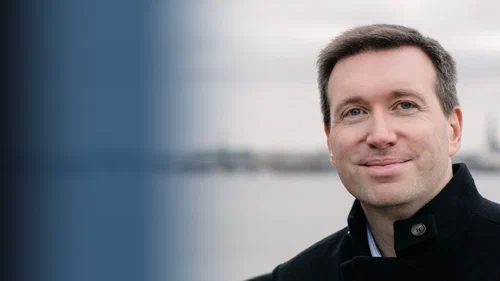 What Is the Relationship Between Market Share and Financial Firm Performance? Cover