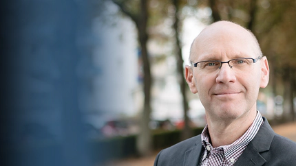 How Can Parliaments Optimally Organize Voting Procedures? Cover