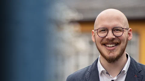 Does Your Position in an Interview Sequence Influence Your Chance of Success? Cover