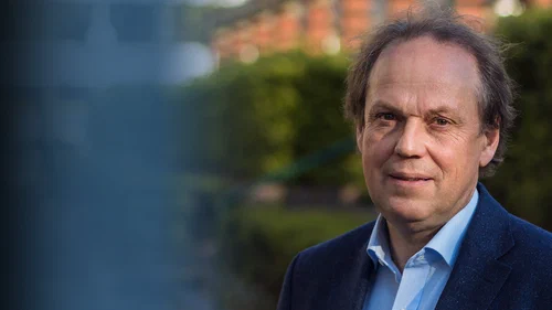 How Can We Historically Describe the Evolution of Knowledge and How Can We Account for It? …