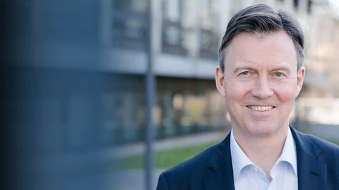 Why Do Decision Makers Reciprocate to Gifts? Cover