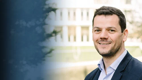 Do People Tend to Behave Dishonestly in Groups? Cover