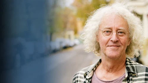 How Do Plants Regulate Their Behavior Based on Their Carbohydrate Resources? Cover